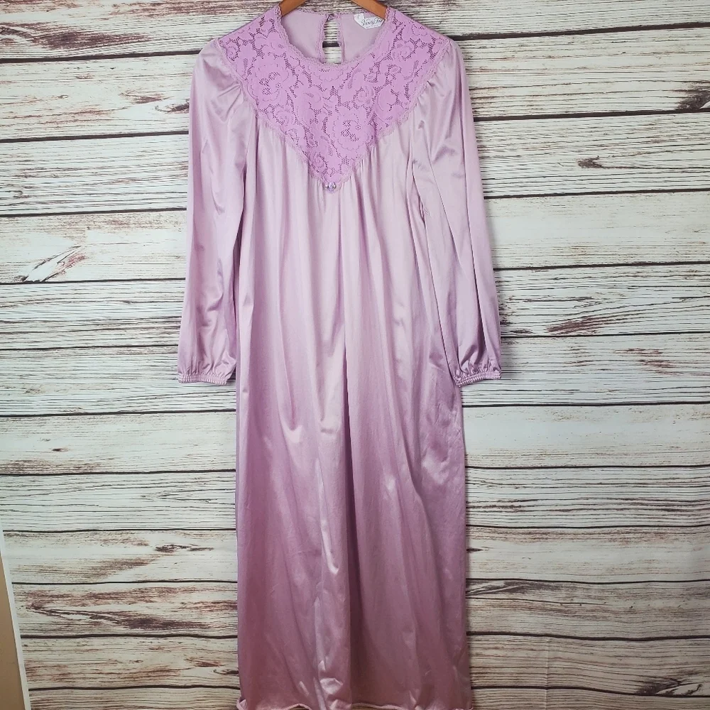 Vanity Fair Vintage Womens Medium Petite 2pc Velour Robe & Matching Nylon Gown